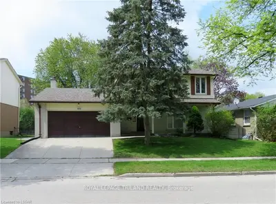 482 Village Green Avenue, London South, On N6j 1z3