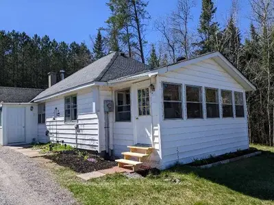 39 Boulter Lake Road, Hastings Highlands, On K0l 2k0