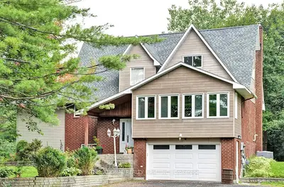 665 Cameron Harvey Dr Drive, Kanata, On K2k 1x7