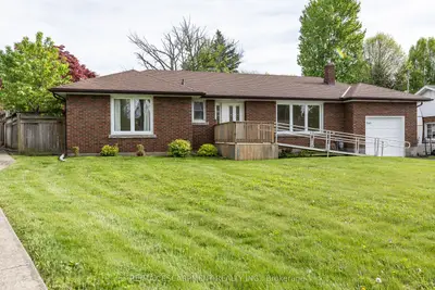 7040 Brookfield Avenue, Niagara Falls, On L2g 5r8