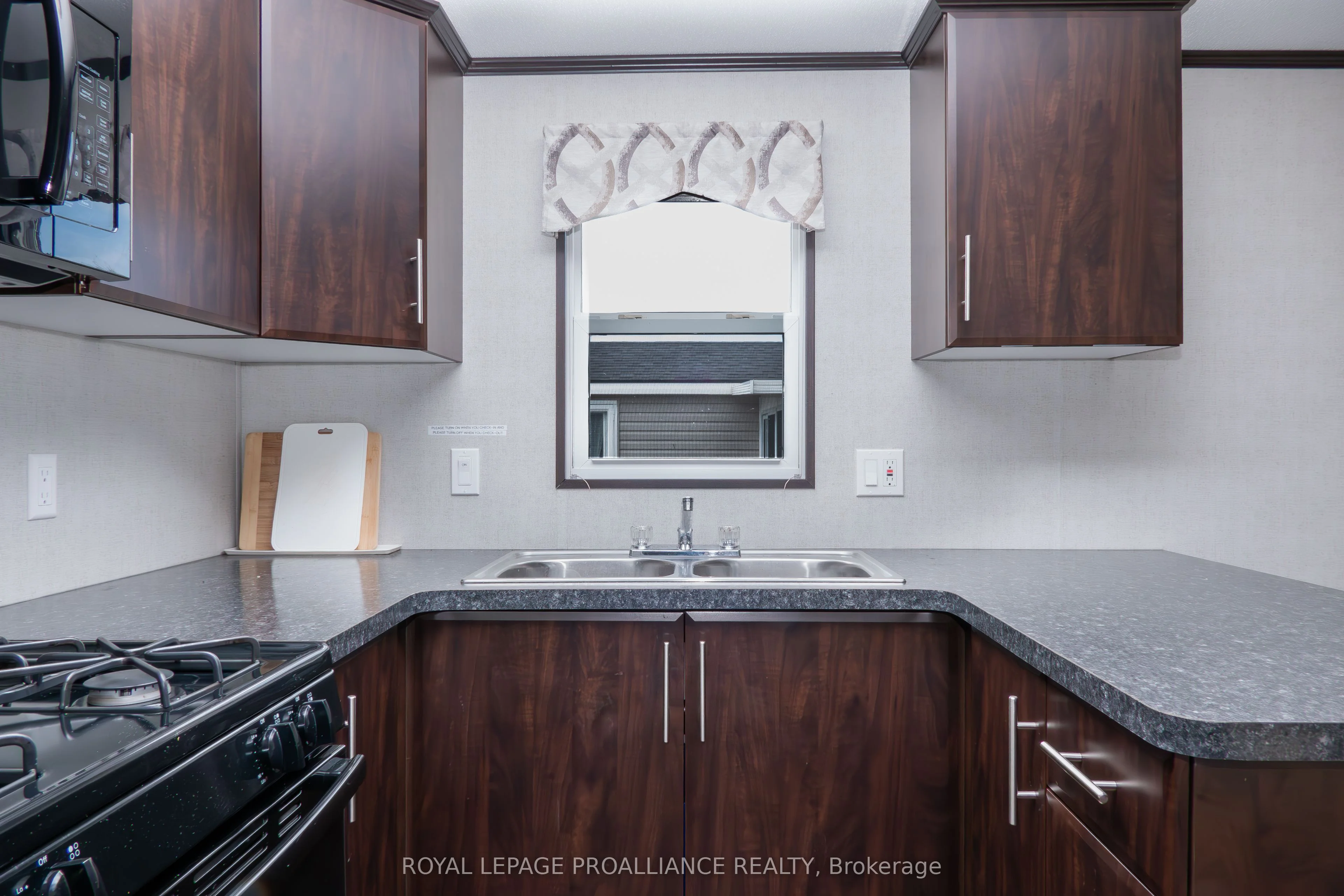 486 Cty 18-71 Forest Grove, Prince Edward County, ON K0K 1P0