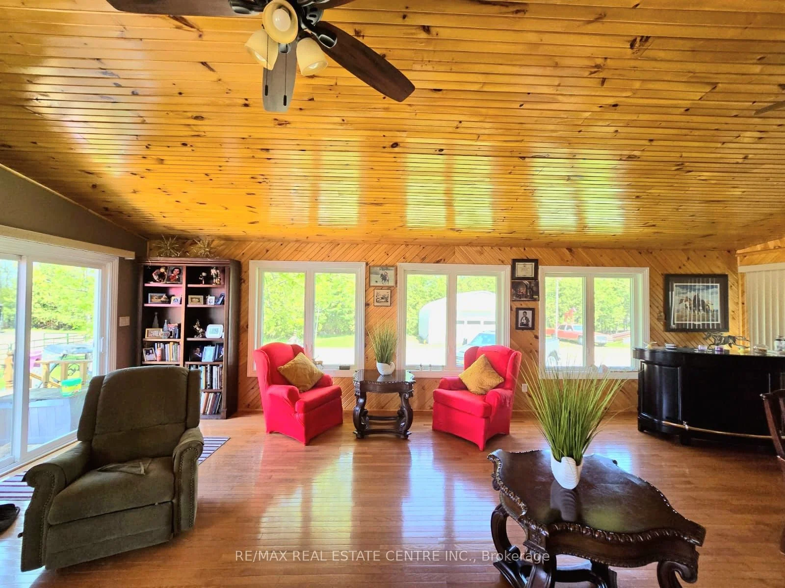 288 White Water Road, Laurentian Valley, ON K8A 6W4