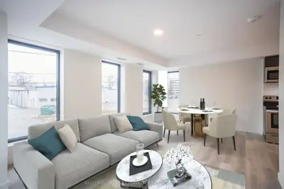 325 University Avenue 204, Cobourg, On K9a 2h9