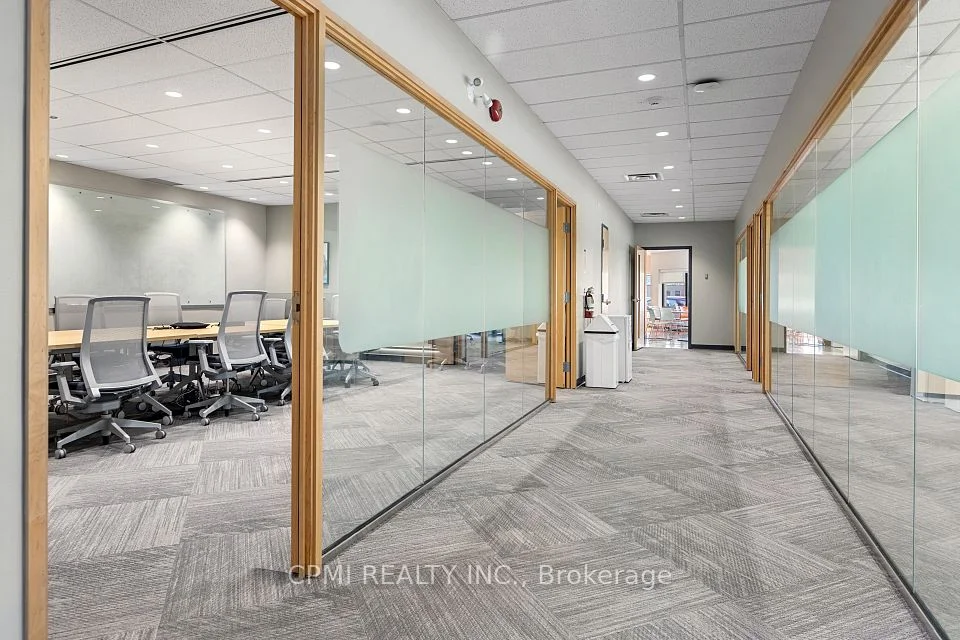 20 Colonnade Road 110, Cityview - Parkwoods Hills - Rideau Shore, ON K2E 7M6