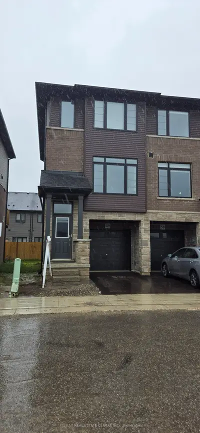 461 Blackburn Drive 49, Brantford, On N3t 0w9