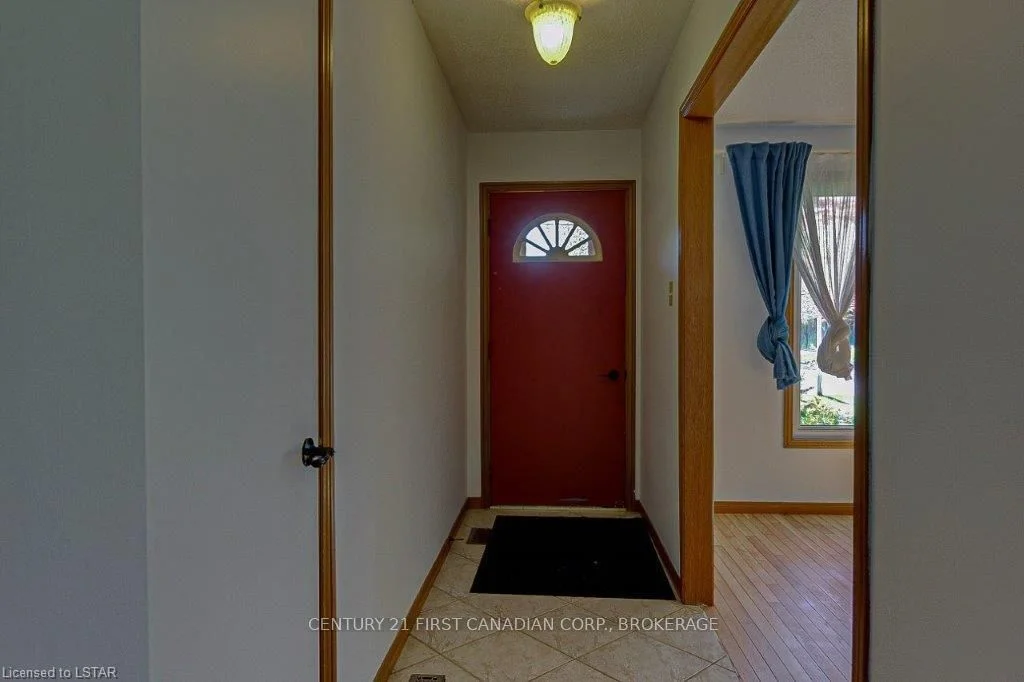 243 WALMER Grove, London North, ON N6G 4G9