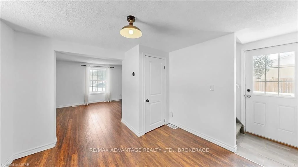 660 JOHN Street, Strathroy-Caradoc, ON N0L 1W0