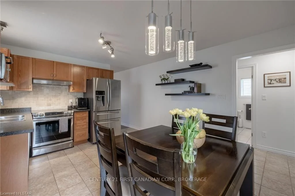 1595 BENJAMIN Drive, London East, ON N5V 5J5