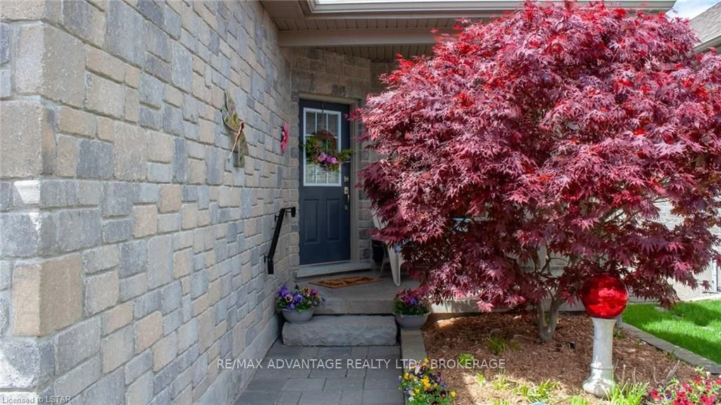 1144 CORONATION Drive 8, London North, ON N6G 5S1