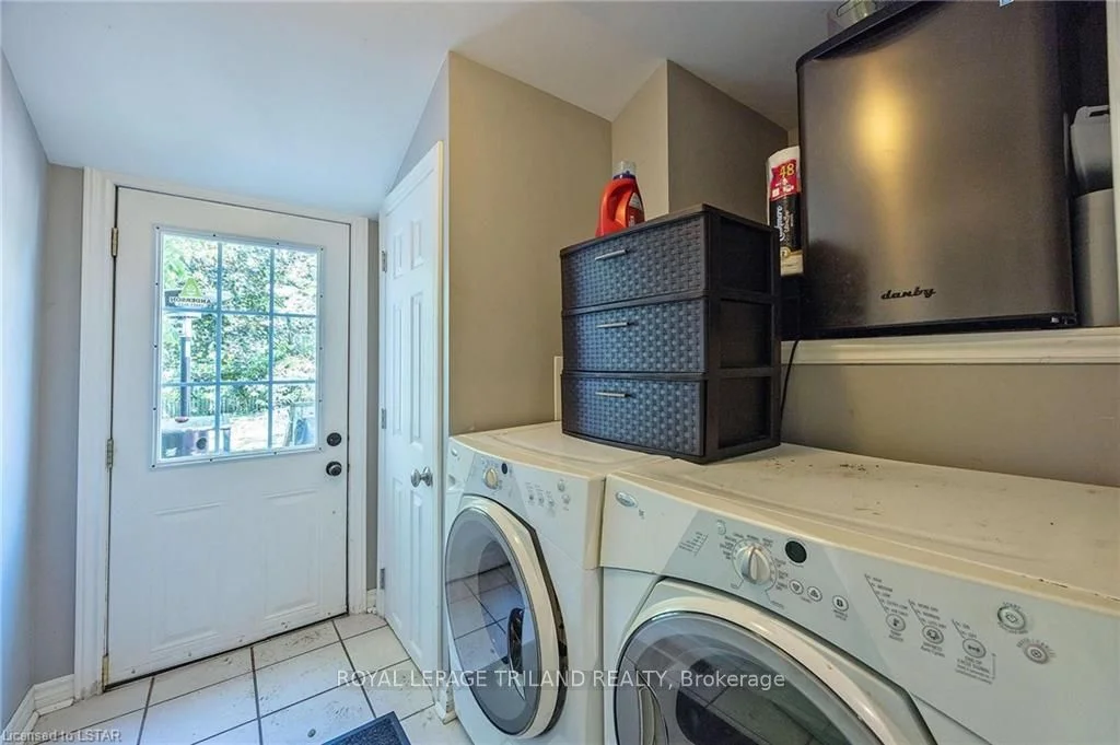 54 ALBION Street, London North, ON N6H 1Z3