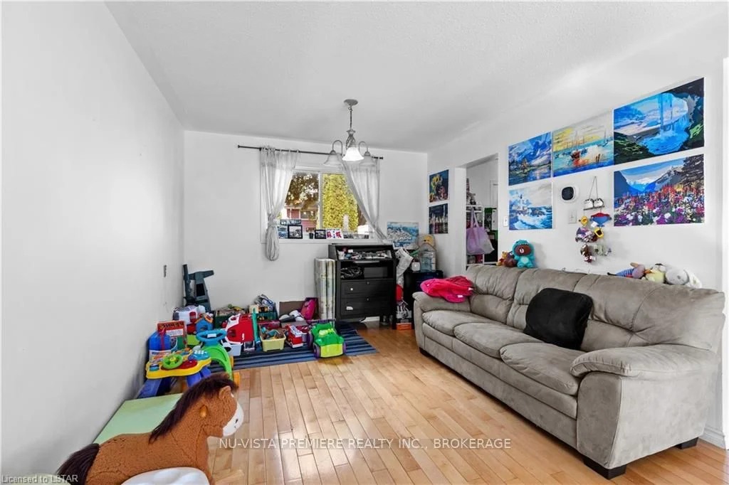502 NORFOLK Place, London East, ON N5Y 5P2