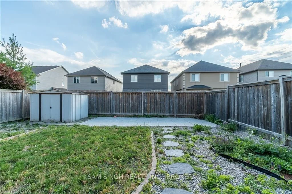 2087 CHERRYWOOD Trail, London North, ON N6H 0C8