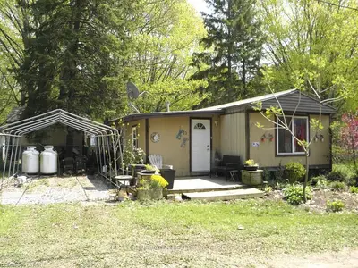 9534 Lake Road 23, Lambton Shores, On N0n 1j2