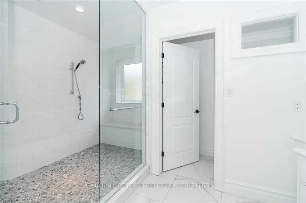 942 WELLINGTON Street, London East, ON N6A 3S9