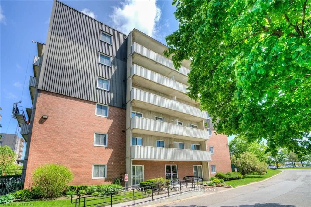 1104 JALNA Boulevard 407, London South, ON N6E 2R9