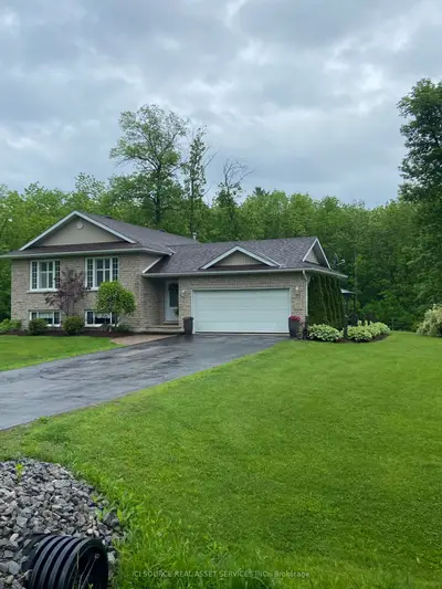 36 Fern Drive, Laurentian Valley, On K8a 6w2