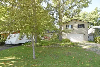 9685 Army Camp Road, Lambton Shores, On N0n 1j3