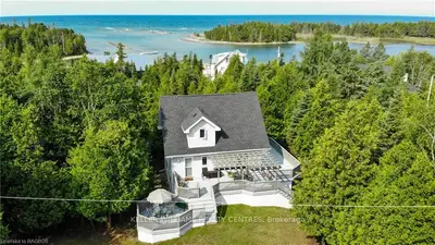 Detached in Northern Bruce Peninsula