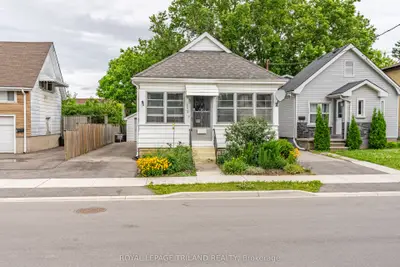 392 Manitoba Street, London East, On N5w 4w5