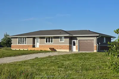 2206 Oil View Road, Enniskillen, On N0n 1p0