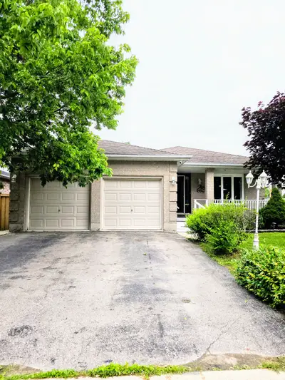33 Hillside Road, Ingersoll, On N5c 4b7