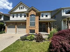 9 Mavin Street W, Brantford, ON N3T 6N1