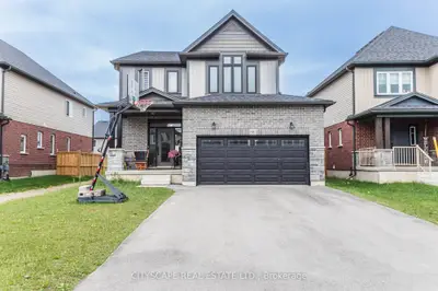 Detached in Stratford