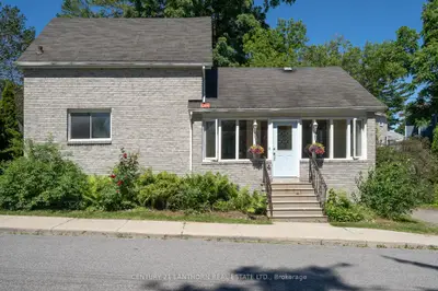 4 Prospect Avenue, Prince Edward County, On K0k 2t0