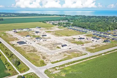 Vacant Land in Plympton-Wyoming