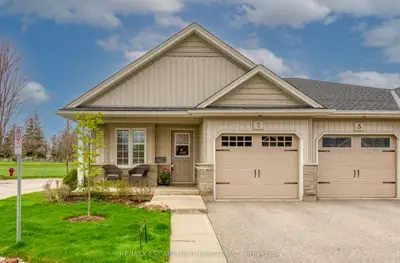 Semi-Detached Condo in West Lincoln