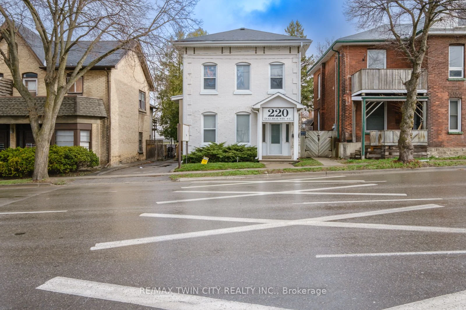 220 Dalhousie Street, Brantford, On N3s 3t7