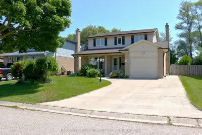 11 Lynngate Grove, London South, On N6k 3s7
