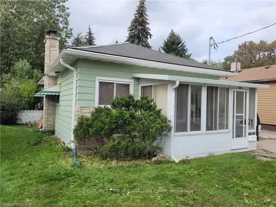 1054 Margaret Street Main, London East, On N5w 2k1