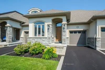 Condo Townhouse in Belleville