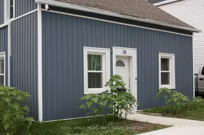 38 Murney Street, Belleville, On K8p 3n7