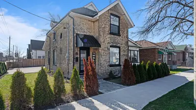 Detached in Brantford