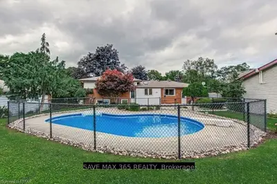 46 Radcliffe Crescent, London North, On N6h 3x4