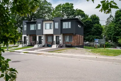 Triplex in Brantford