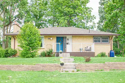 18 Thorncrest Crescent Lower, London South, On N6j 1k3