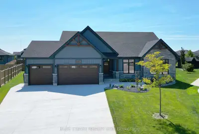 Detached in Plympton-Wyoming
