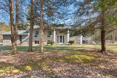 Detached in Belleville