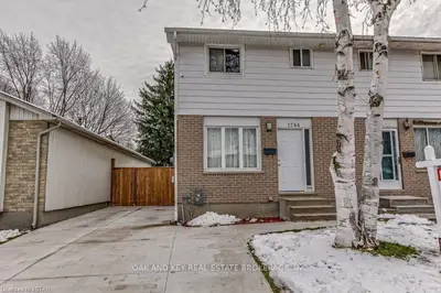 1784 Aldersbrook Road, London North, On N6g 3e4