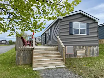 486 County Road Pwgl04, Prince Edward County, On K0k 1p0