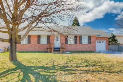 127 Albert Street N, Kawartha Lakes, On K9v 5t1