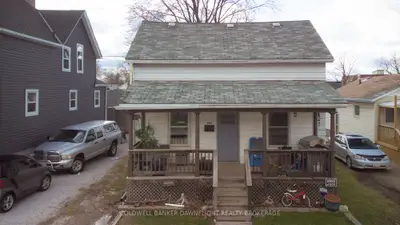 Detached in Sarnia