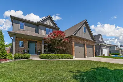 Detached in North Perth