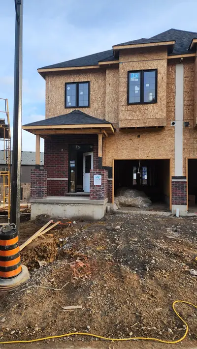 Att/Row/Townhouse in Brantford