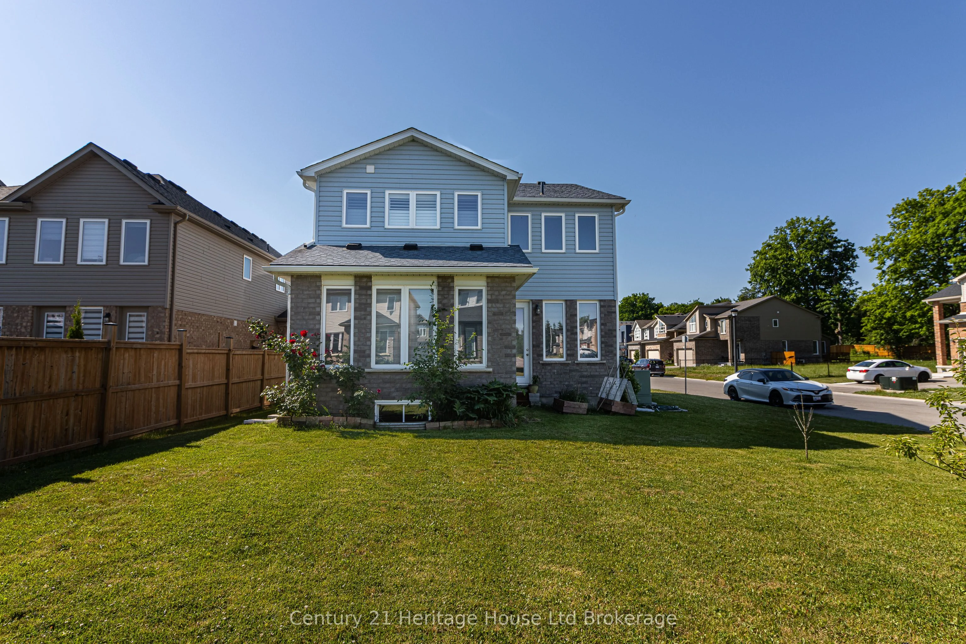 1689 Aukett Drive, London North, On N5x 0n2