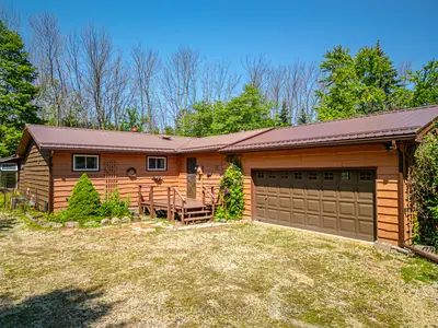 Detached in Blue Mountains