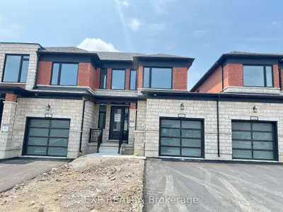 Att/Row/Townhouse in Woodstock